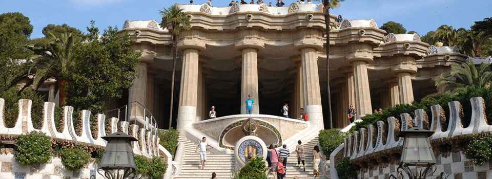 park-guell,-where-architecture-and-nature-merge